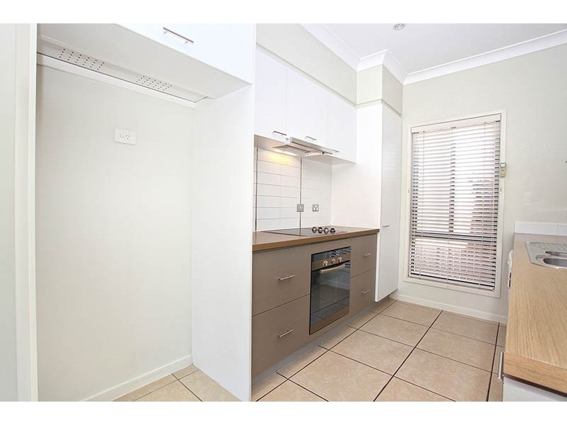 8 Mahogany Place, Molendinar QLD 4214