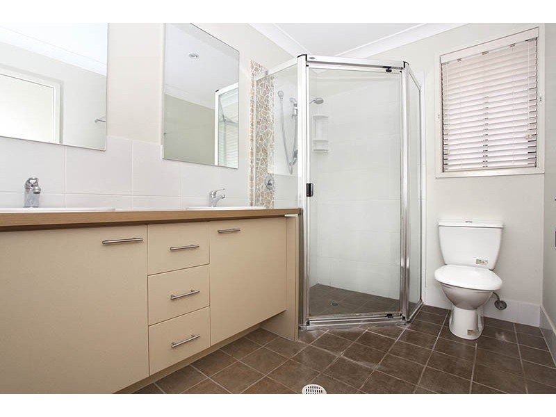 8 Mahogany Place, Molendinar QLD 4214