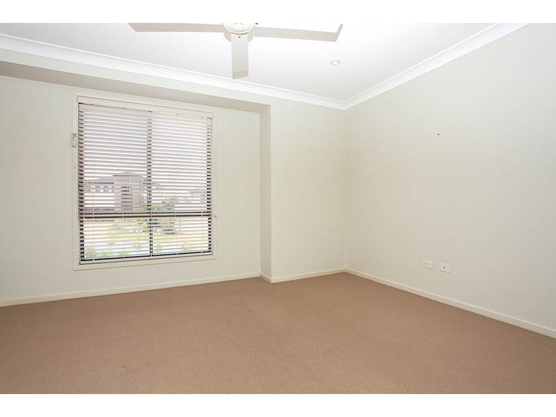 8 Mahogany Place, Molendinar QLD 4214