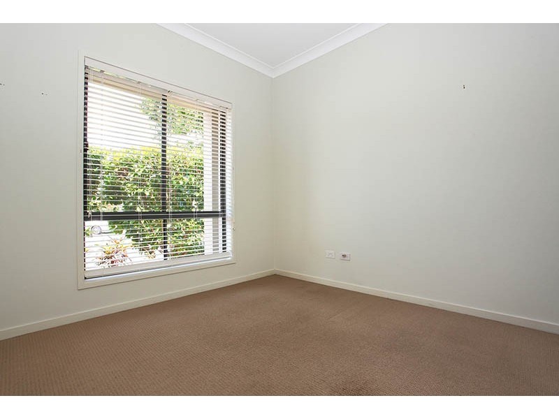 8 Mahogany Place, Molendinar QLD 4214