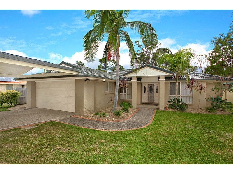 33 Desert Falls Crescent, Parkwood QLD 4214