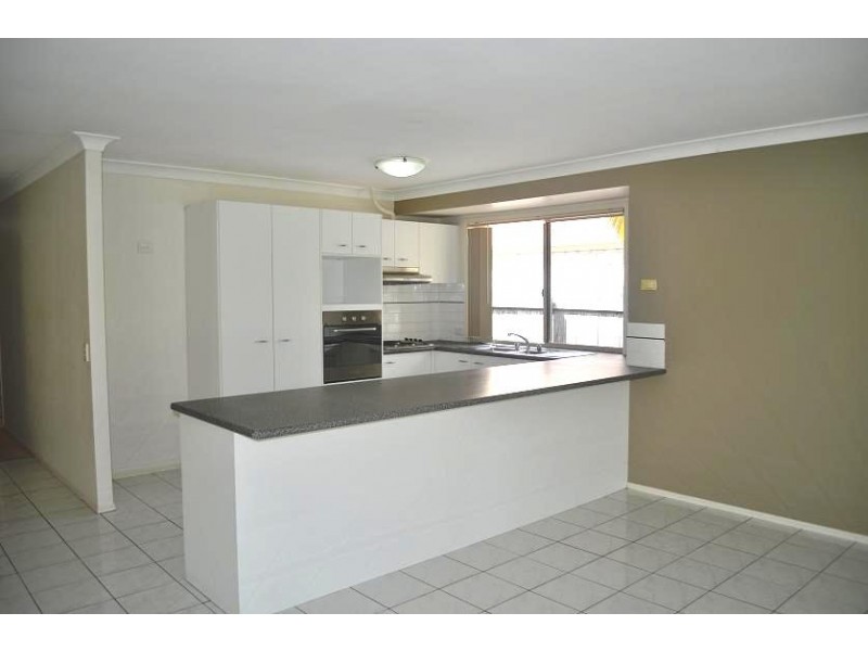 33 Desert Falls Crescent, Parkwood QLD 4214