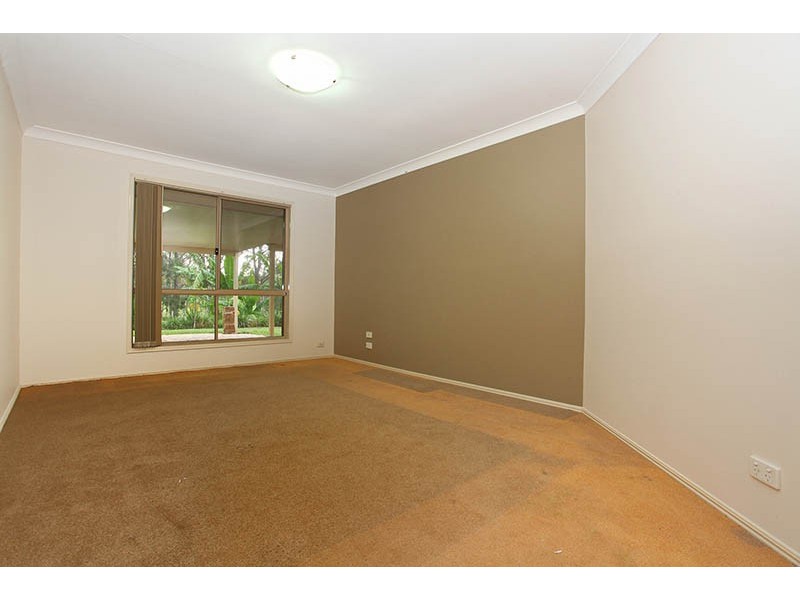 33 Desert Falls Crescent, Parkwood QLD 4214