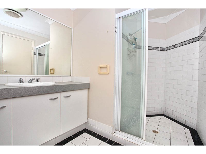 33 Desert Falls Crescent, Parkwood QLD 4214