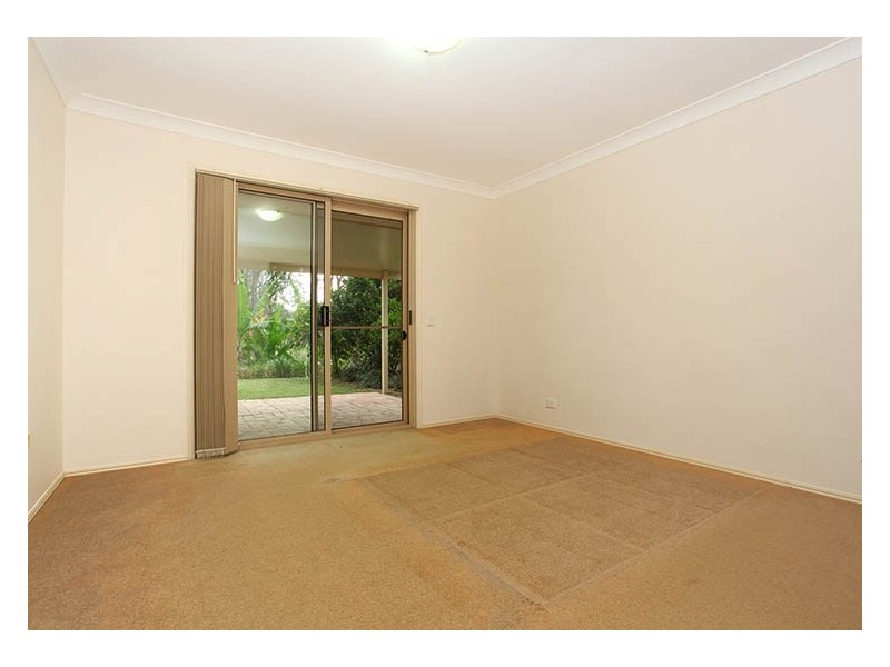 33 Desert Falls Crescent, Parkwood QLD 4214