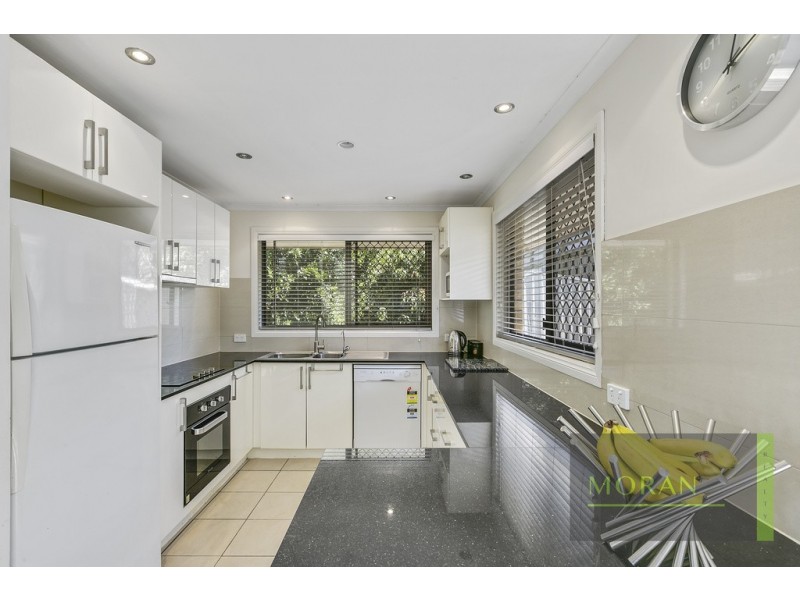 10 Tasman Avenue, Molendinar QLD 4214