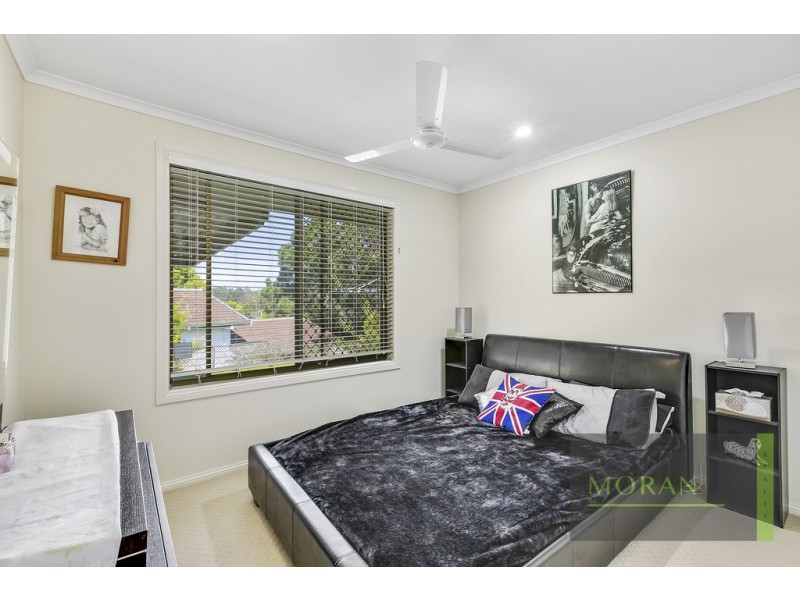 10 Tasman Avenue, Molendinar QLD 4214