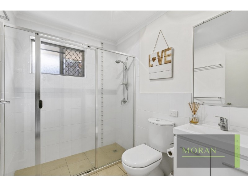 10 Tasman Avenue, Molendinar QLD 4214