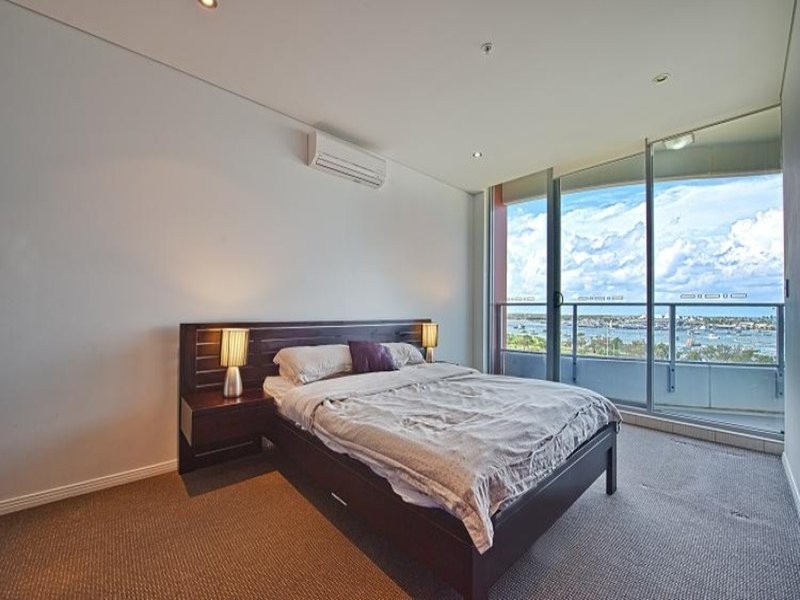 1004/4 Como Crescent, Southport QLD 4215