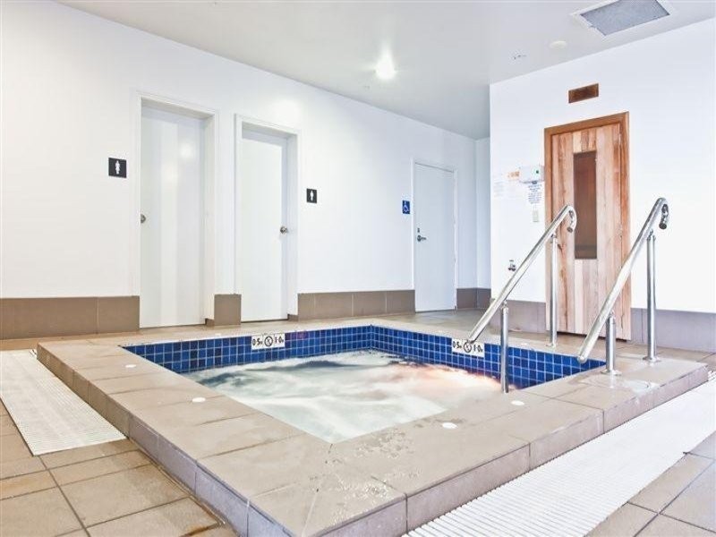 1004/4 Como Crescent, Southport QLD 4215