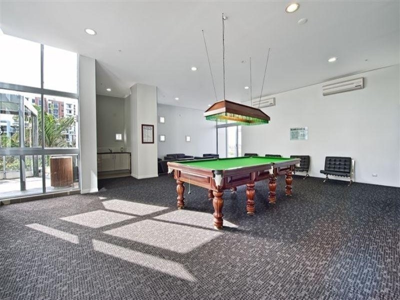 1004/4 Como Crescent, Southport QLD 4215