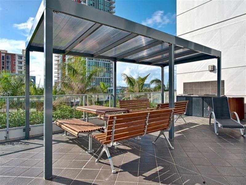 1004/4 Como Crescent, Southport QLD 4215