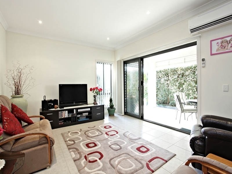 6 Corymbia  Way, Molendinar QLD 4214