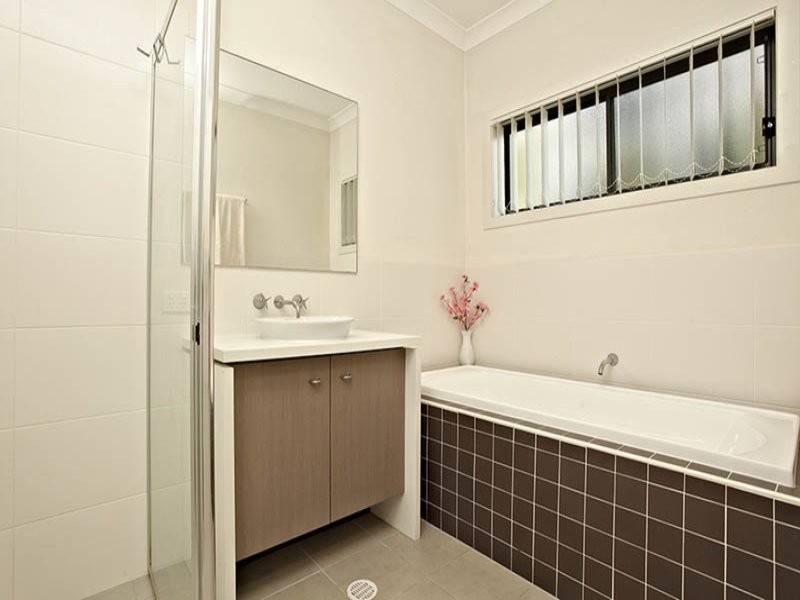 6 Corymbia  Way, Molendinar QLD 4214