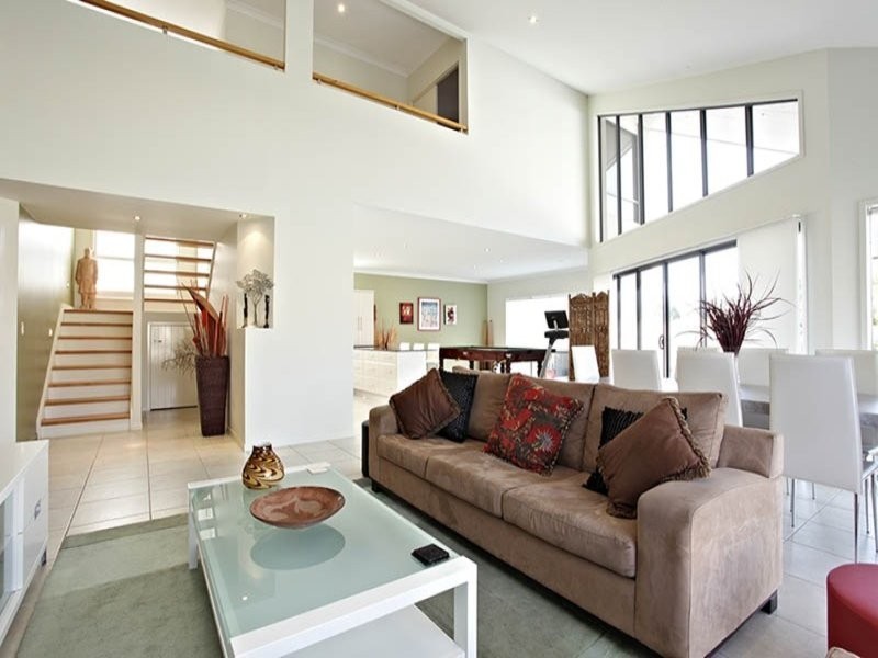 2 Rosegum Drive, Molendinar QLD 4214