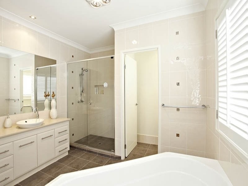 2 Rosegum Drive, Molendinar QLD 4214