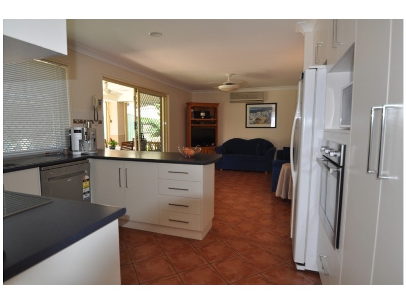 11 Redgum Place, Molendinar QLD 4214