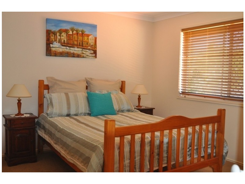 11 Redgum Place, Molendinar QLD 4214