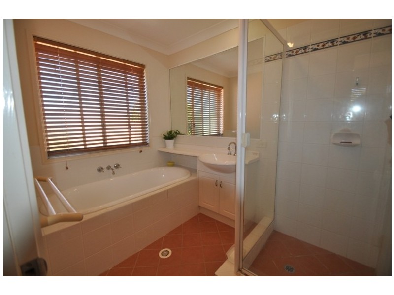 11 Redgum Place, Molendinar QLD 4214