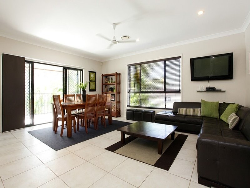 11 Leeds Close, Arundel QLD 4214