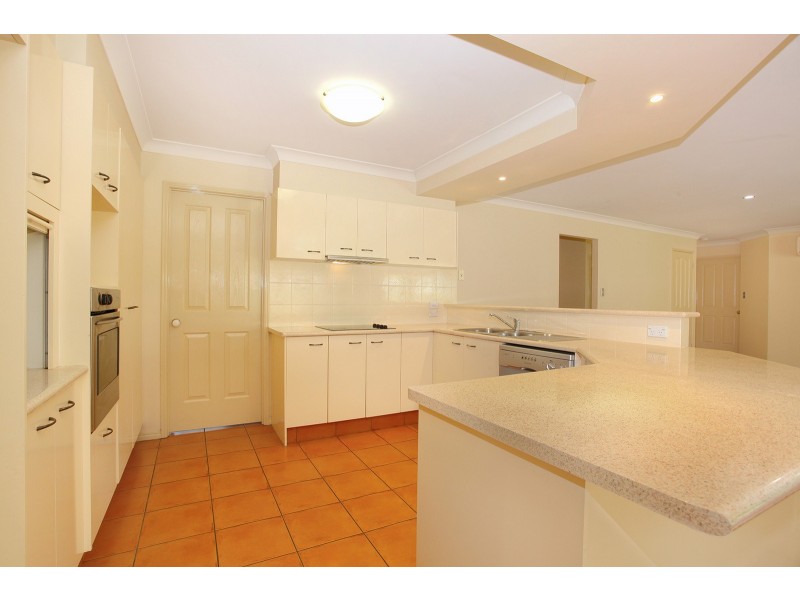 4 Leopard Tree Place, Molendinar QLD 4214