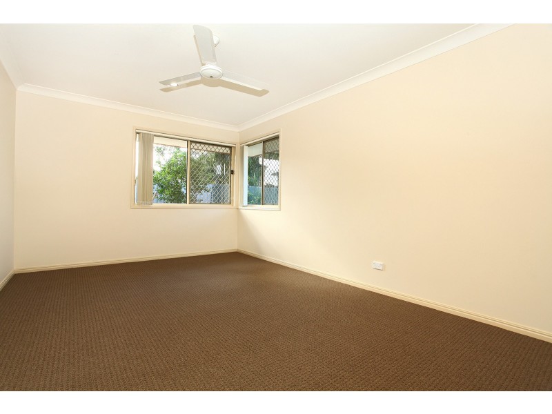 4 Leopard Tree Place, Molendinar QLD 4214