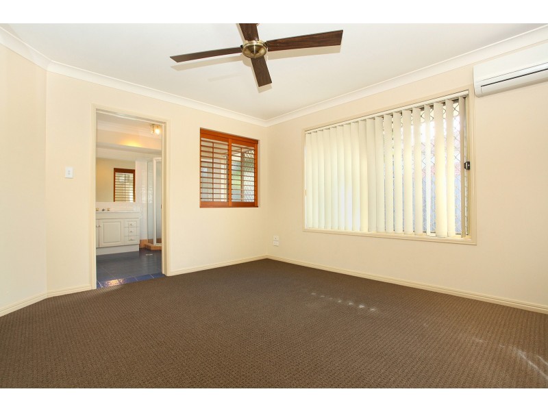 4 Leopard Tree Place, Molendinar QLD 4214