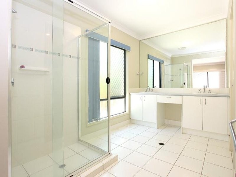 15 Viewridge Way, Molendinar QLD 4214