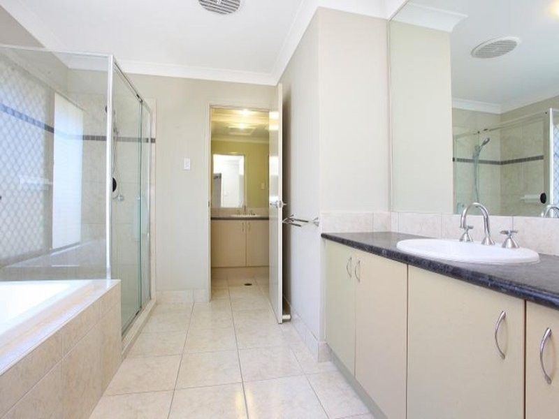 15 Viewridge Way, Molendinar QLD 4214