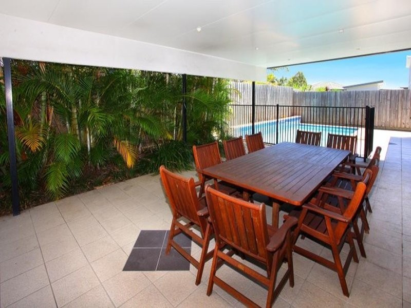 15 Viewridge Way, Molendinar QLD 4214