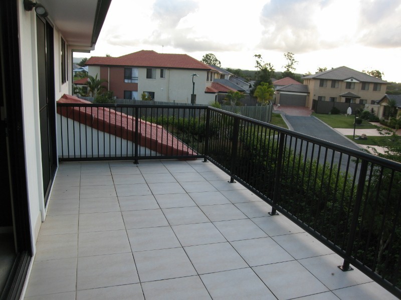 1 Crestgarden Court, Molendinar QLD 4214