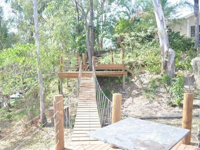 11 Kingsway Drive, Molendinar QLD 4214