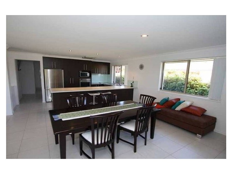 31 Dellwood Circuit, Molendinar QLD 4214