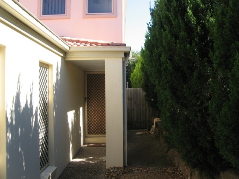 2/14 Marybeth Crescent, Molendinar QLD 4214