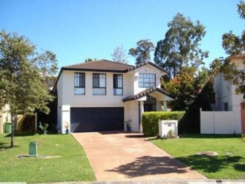 8 Clear River Boulevard, Ashmore QLD 4214