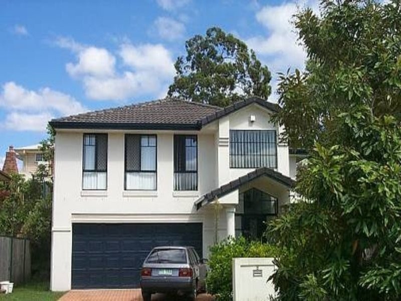 8 Clear River Boulevard, Ashmore QLD 4214