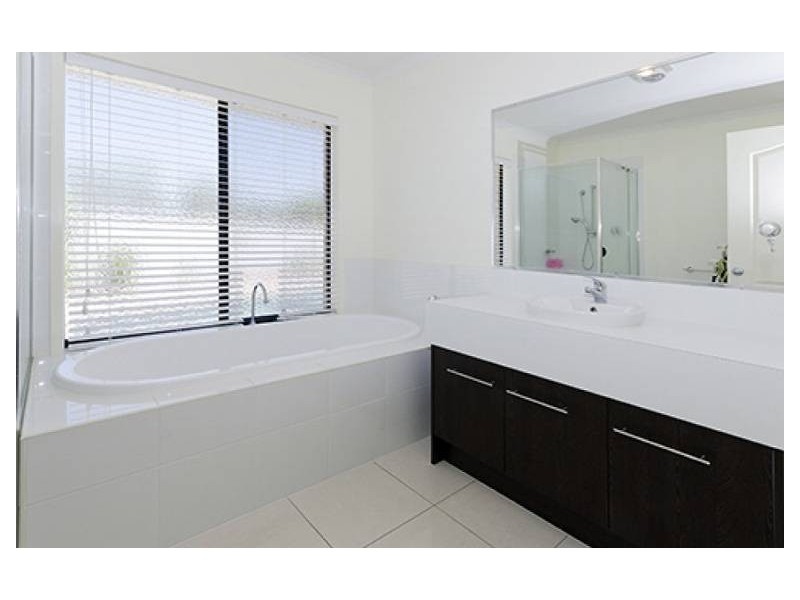 29 Dellwood Circuit, Molendinar QLD 4214