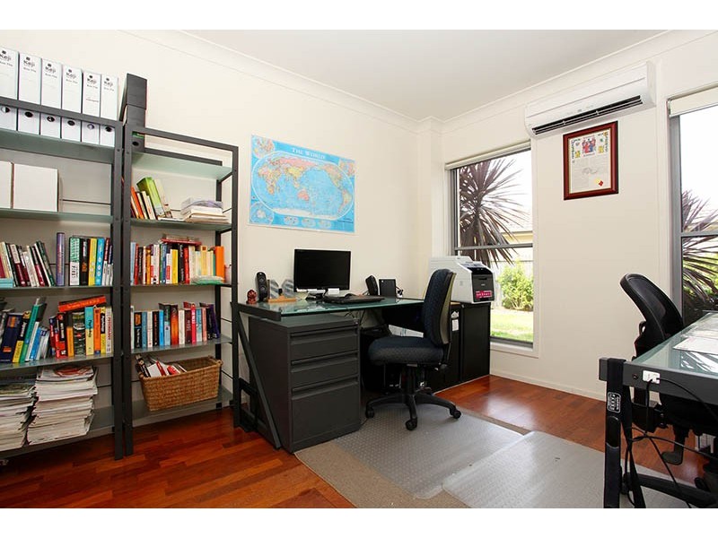 18 Corymbia Way, Molendinar QLD 4214