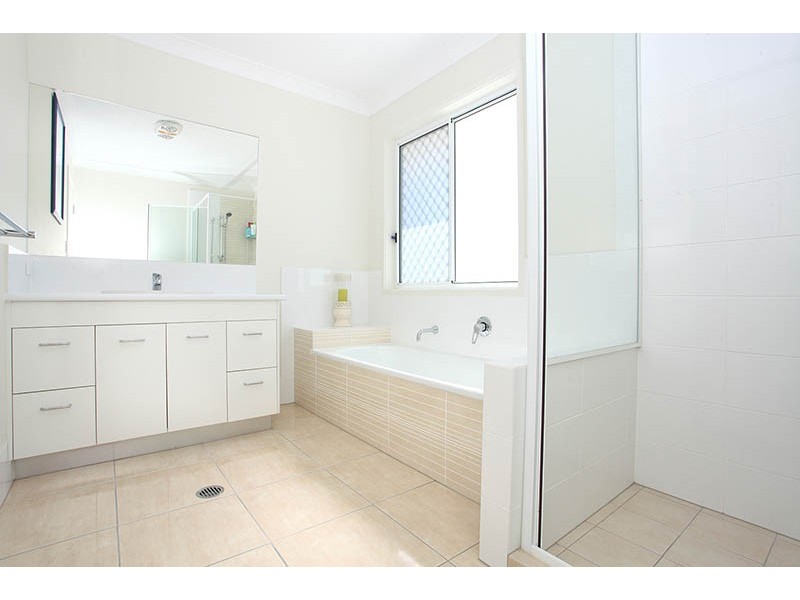 2/11 Bloomfield Court, Ormeau QLD 4208