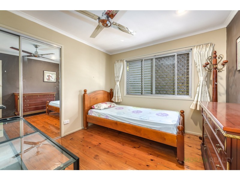 25 Darling Crescent, Molendinar QLD 4214