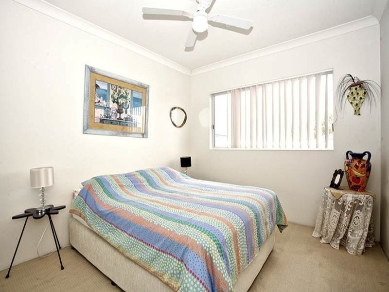 27/522 Marine Parade, Biggera Waters QLD 4216