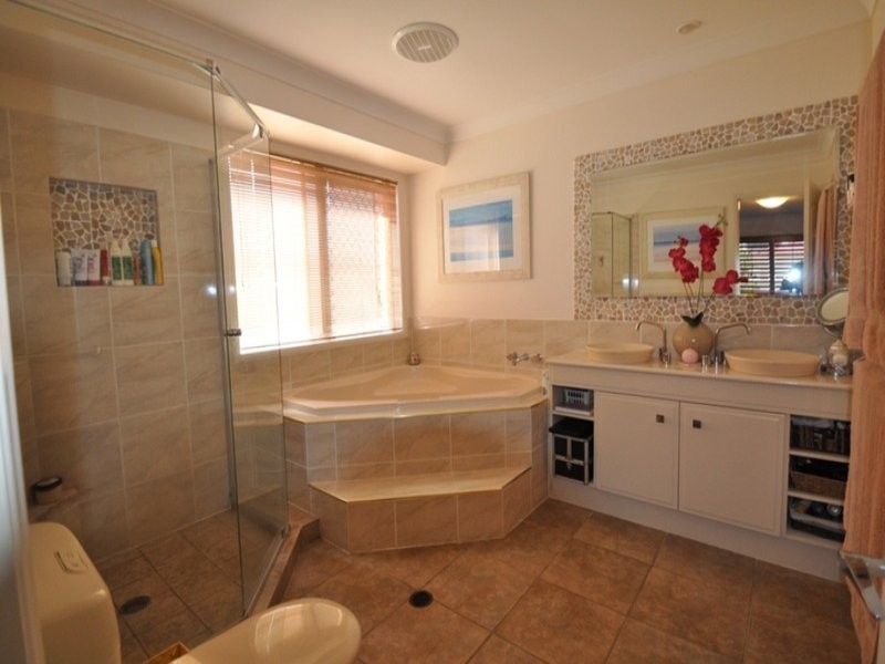 112 crestwood  Drive, Molendinar QLD 4214