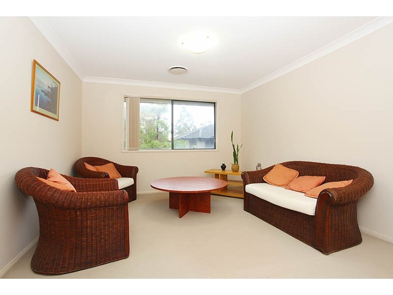 4 Banbrook Court, Molendinar QLD 4214