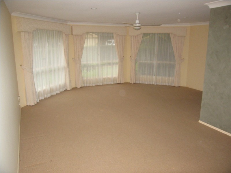 15 Oak Hill Crescent, Parkwood QLD 4214