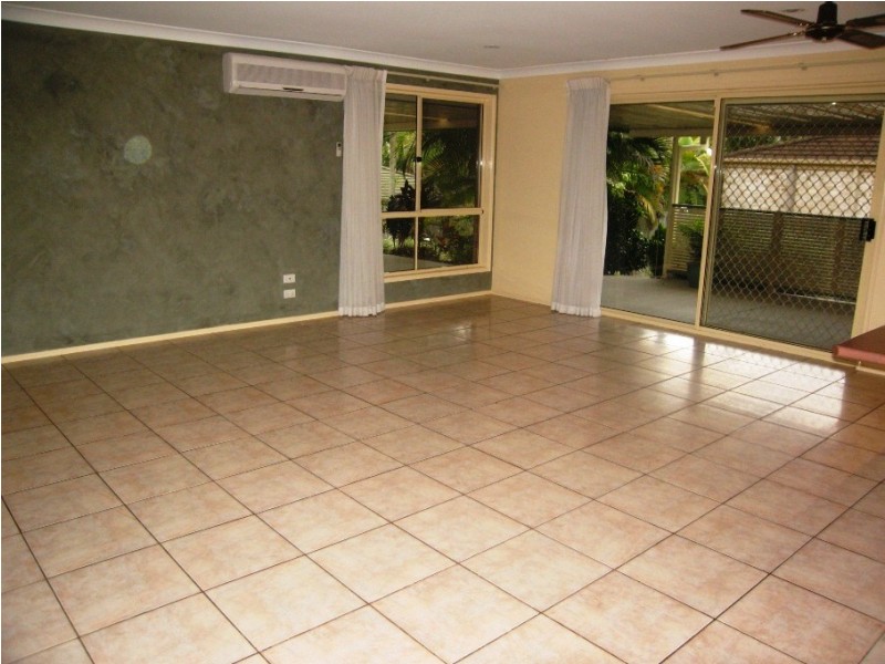 15 Oak Hill Crescent, Parkwood QLD 4214