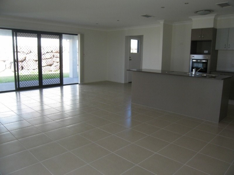 56 Highcrest Circuit, Molendinar QLD 4214