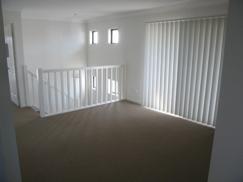 56 Highcrest Circuit, Molendinar QLD 4214