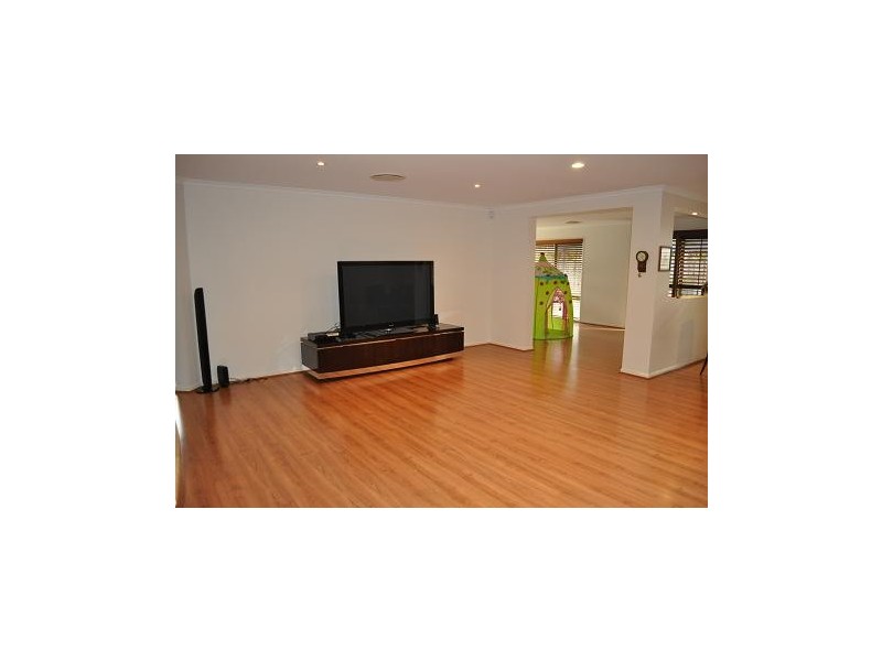 15 Redgum Place, Molendinar QLD 4214