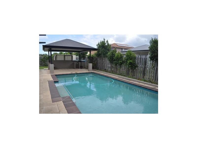 15 Redgum Place, Molendinar QLD 4214