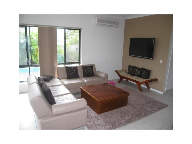 10 Mahogany Place, Molendinar QLD 4214